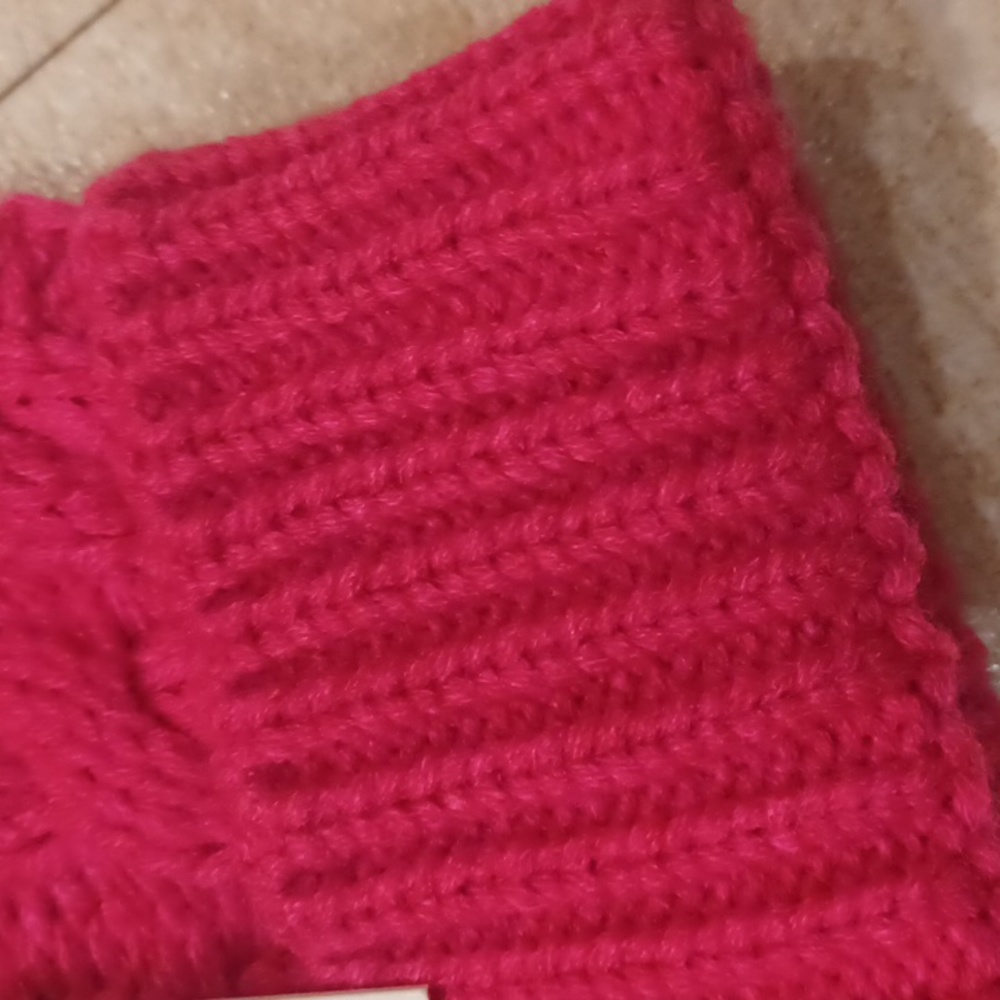 NWT Pink Interchangeable Faux Fur Pom Pom Knit Beanie - Picture 2 of 9
